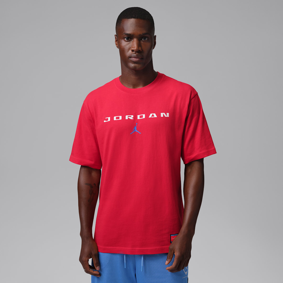 NIKE公式】 レッド トップス & Tシャツ【ナイキ公式通販】